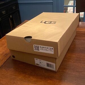 UGG Tasman Slipper - Women’s 9 - Chestnut (New in Box)